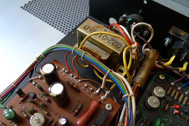 Circuitbenders - Roland TR77 external power conversion