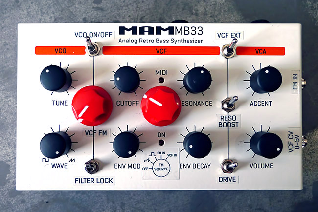 Circuitbenders - MAM MB33 Retro Modifications